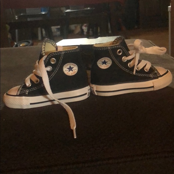 Converse - Picture 2 of 5